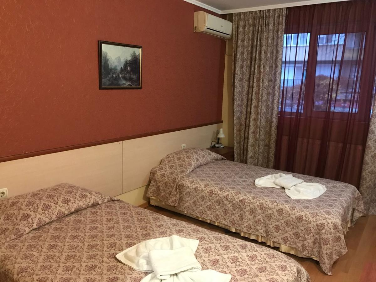 Hotel Triumph Nova Zagora Exterior foto